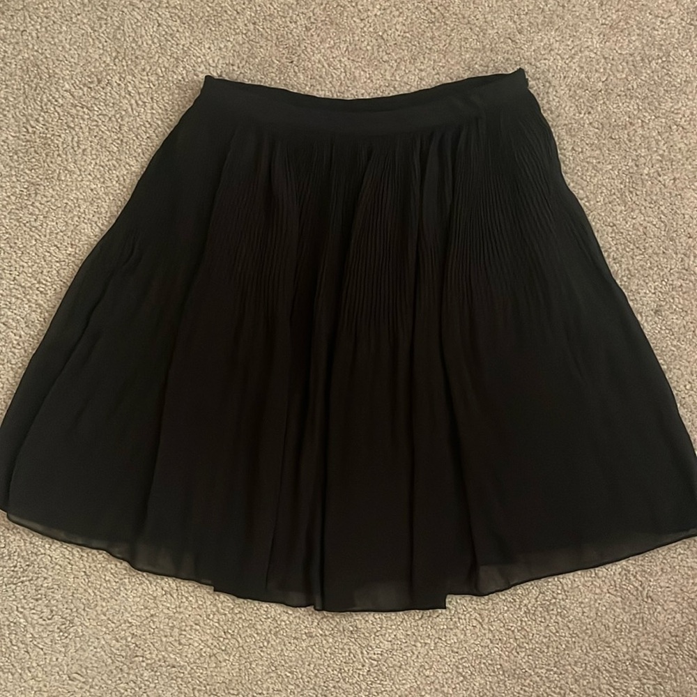 “Zara- Basic Collection Skirt size XS”
